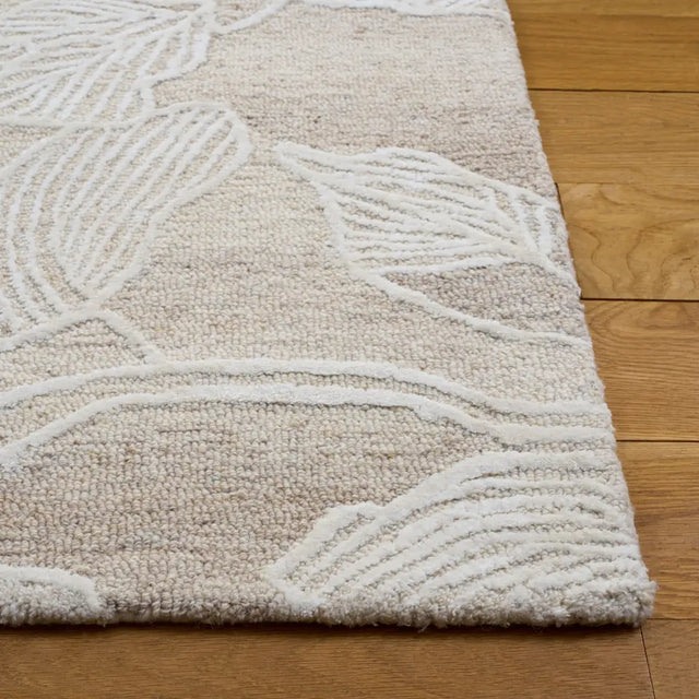Safavieh Glamour 5'-0" x 8'-0" Rug in Beige / Ivory