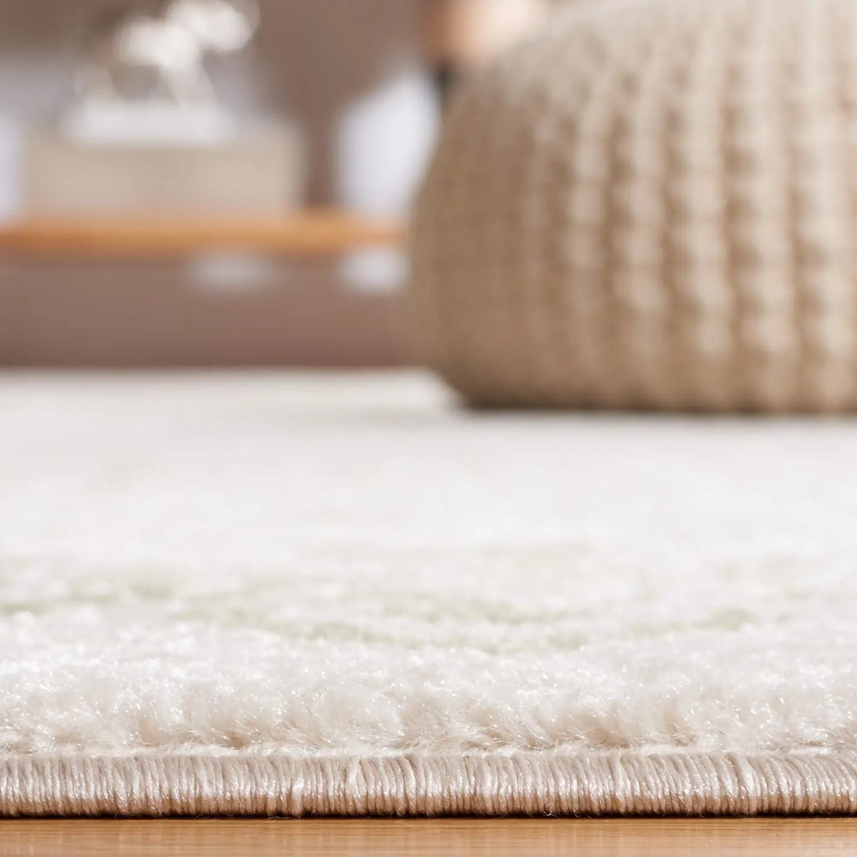 Safavieh Tulum 4'-0" x 6'-0" Rug in Ivory / Sage