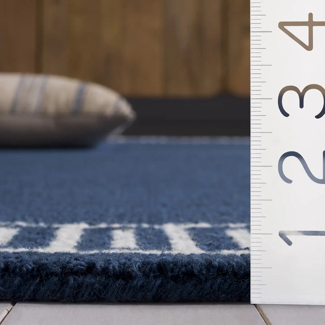 Safavieh Metro 2'-3" x 9'-0" Rug in Blue / Ivory