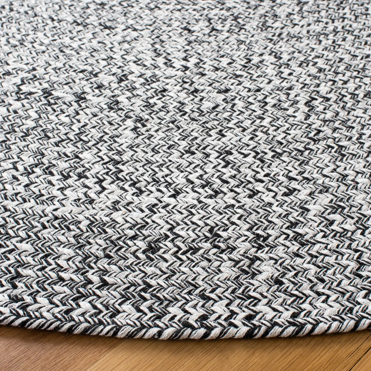 Safavieh Braided 5'-0" x 5'-0" Rug in Ivory / Black