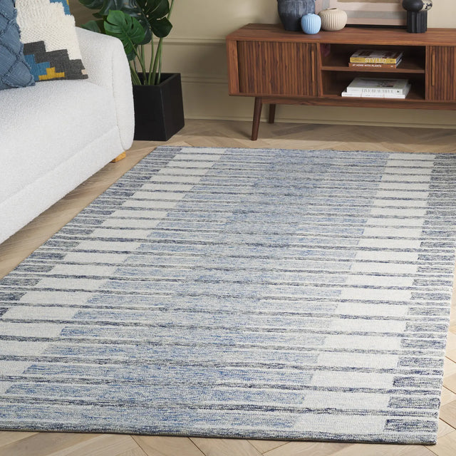 Safavieh Ebony 4'-0" x 6'-0" Rug in Ivory / Blue