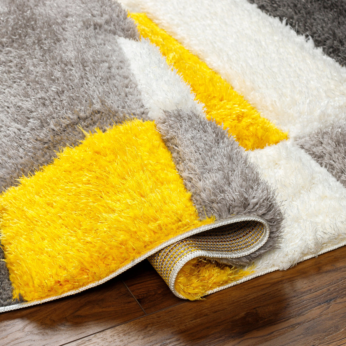 Surya Bologna Bog-2309 Amber, Pearl, Light Silver Rug.