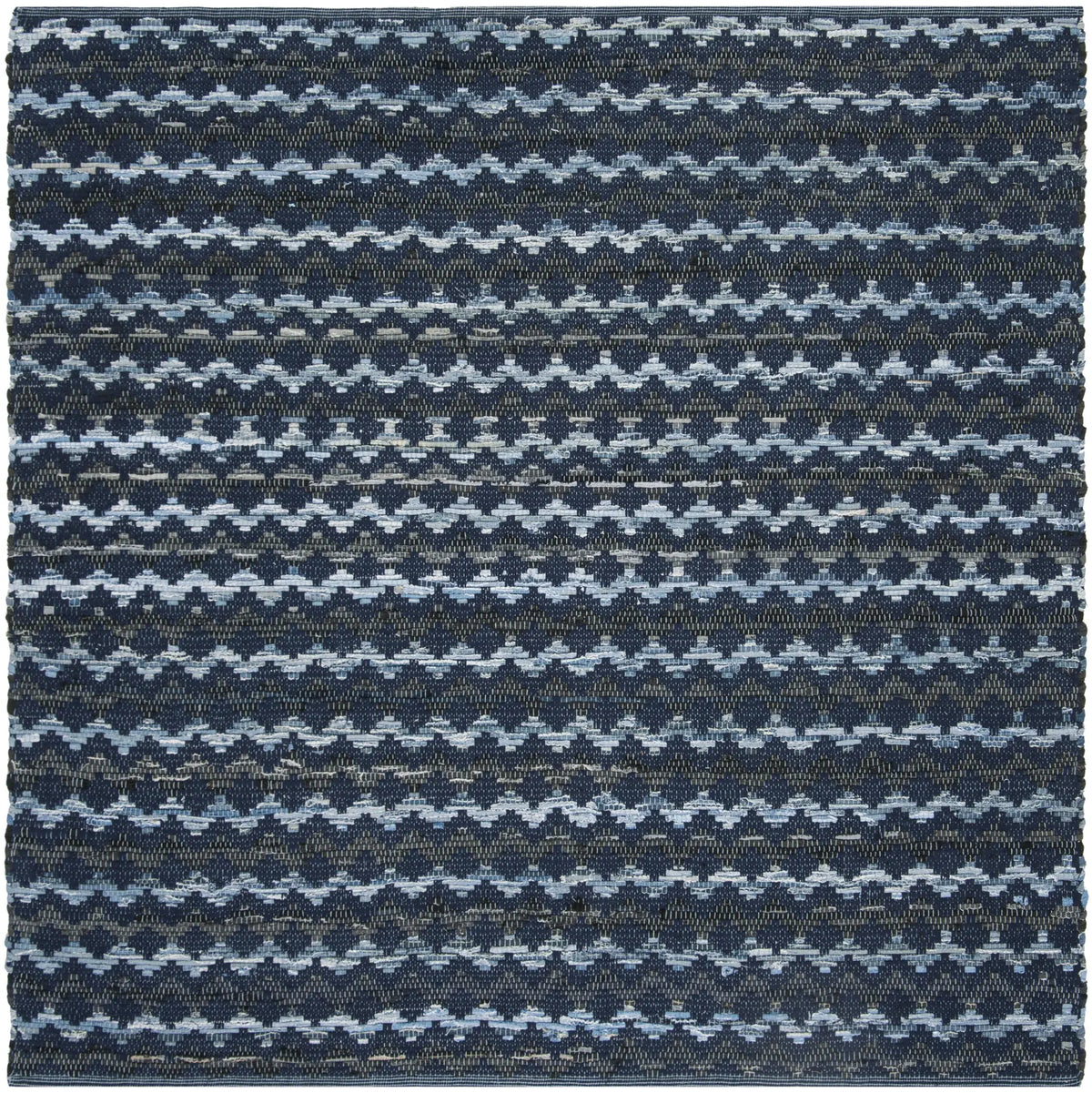 Safavieh Montauk 6'-0" x 6'-0" Rug in Navy Blue / Black