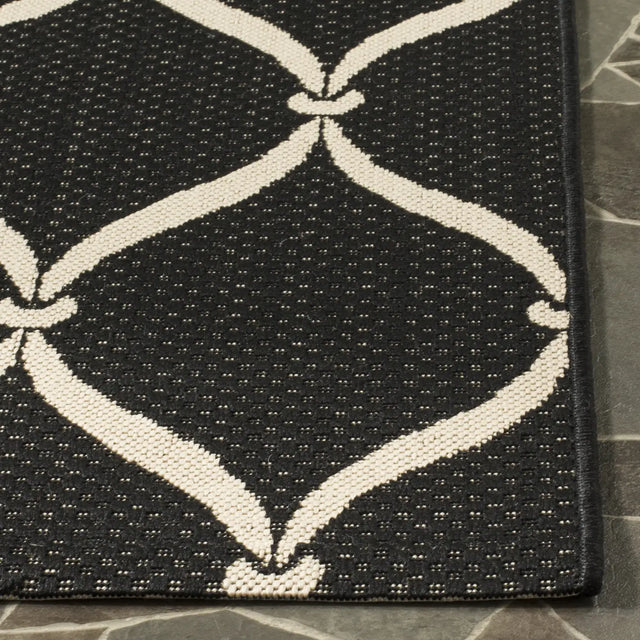 Safavieh Courtyard 4'-0" x 5'-7" Rug in Black / Beige
