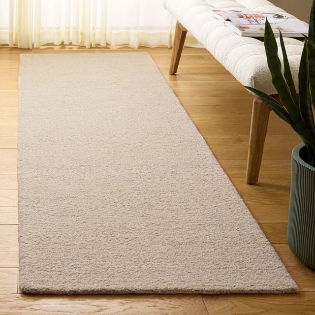 Safavieh Ebony 2'-3" x 8'-0" Rug in Beige