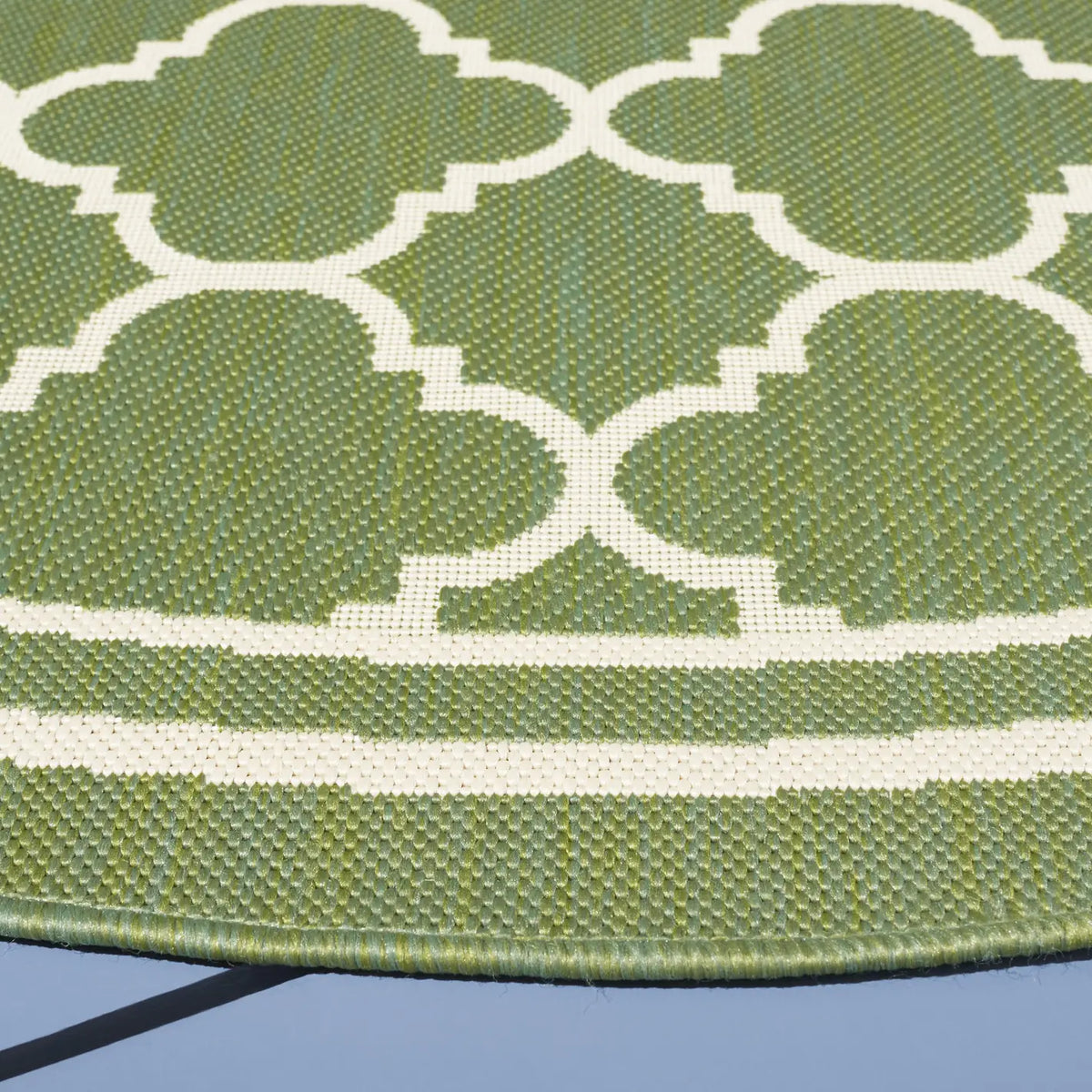 Safavieh Courtyard 6'-7" x 6'-7" Rug in Green / Beige