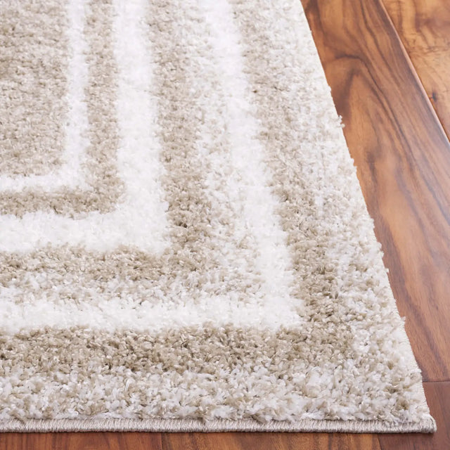Safavieh Border & Stripe Shag 200 4'-5" x 6'-5" Rug in Beige / Ivory