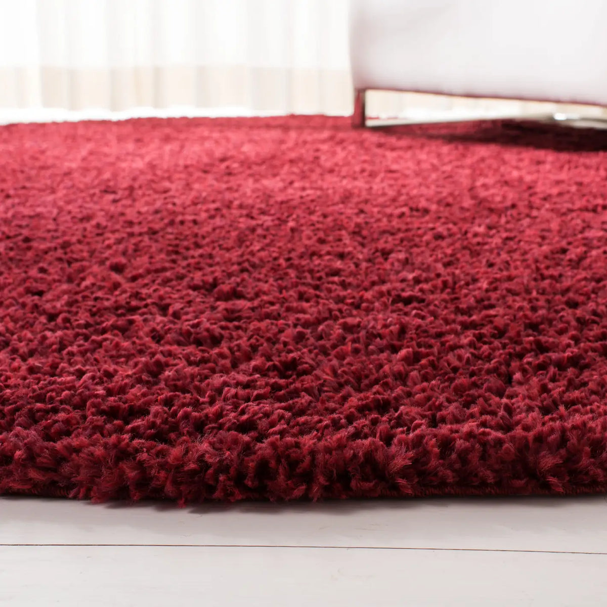 Safavieh August Shag 900 5'-3" x 5'-3" Rug in Burgundy