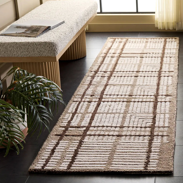 Safavieh Harvest 2'-3" x 8'-0" Rug in Brown / Ivory
