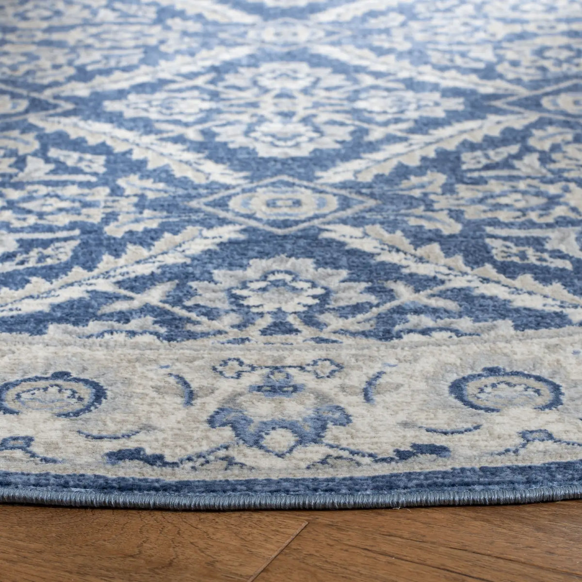 Safavieh Brentwood 5'-0" x 5'-0" Rug in Navy / Creme