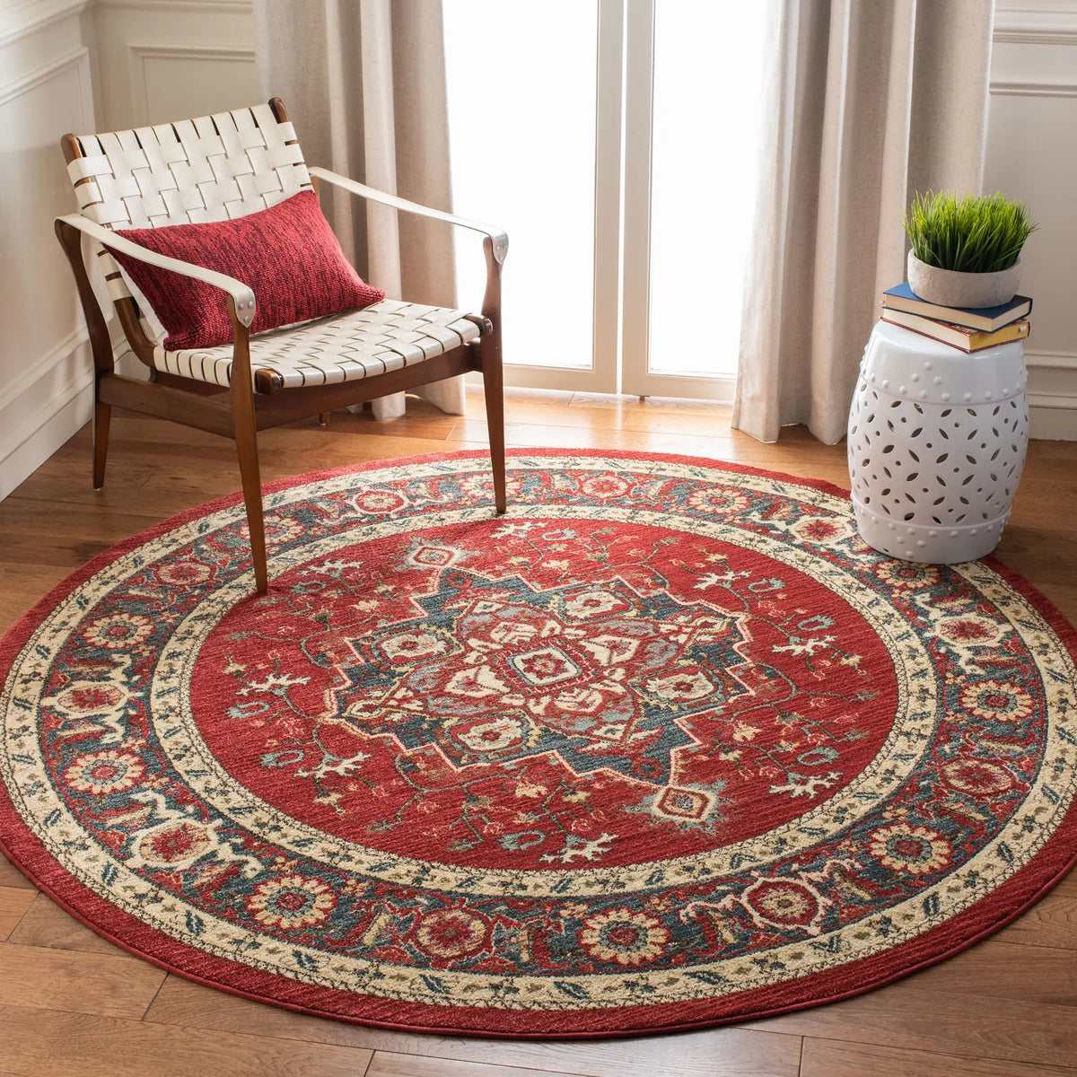 Safavieh Mahal 6'-7" x 6'-7" Rug in Red / Creme