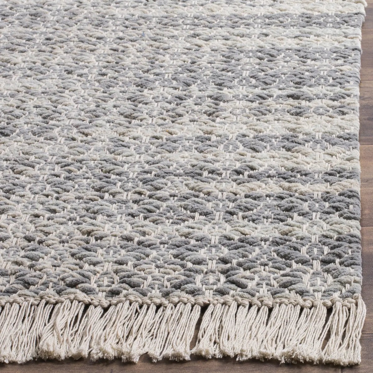 Safavieh Boston 4'-0" x 6'-0" Rug in Grey / Ivory