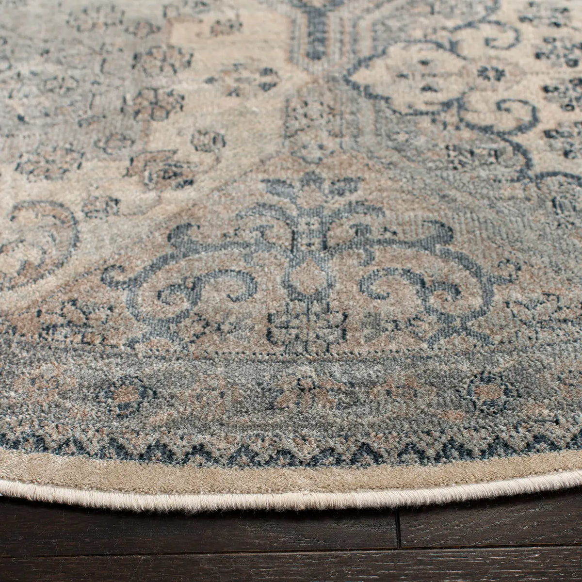 Safavieh Vintage 6'-0" x 6'-0" Rug in Cream / Blue