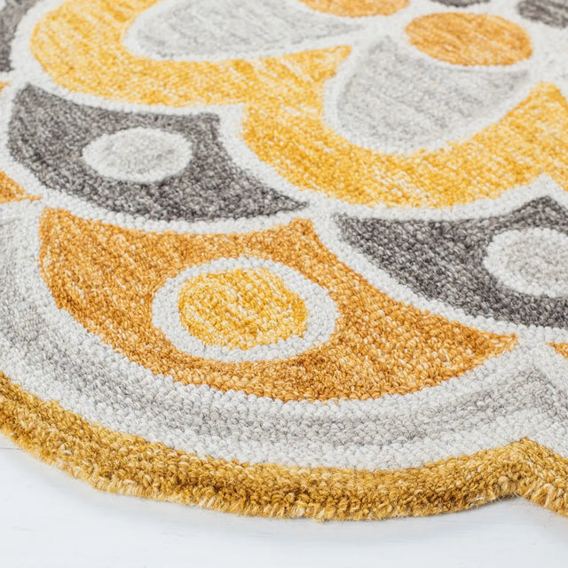 Safavieh Novelty 5'-0" x 5'-0" Rug in Grey / Gold