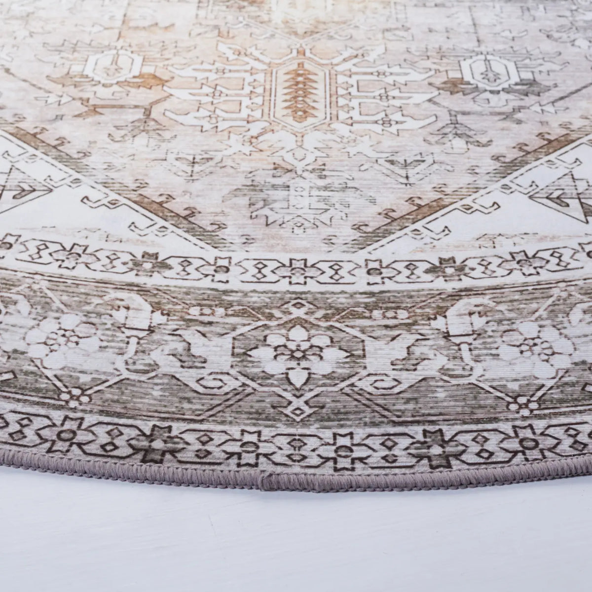 Safavieh Tucson 5'-0" x 5'-0" Rug in Beige / Grey