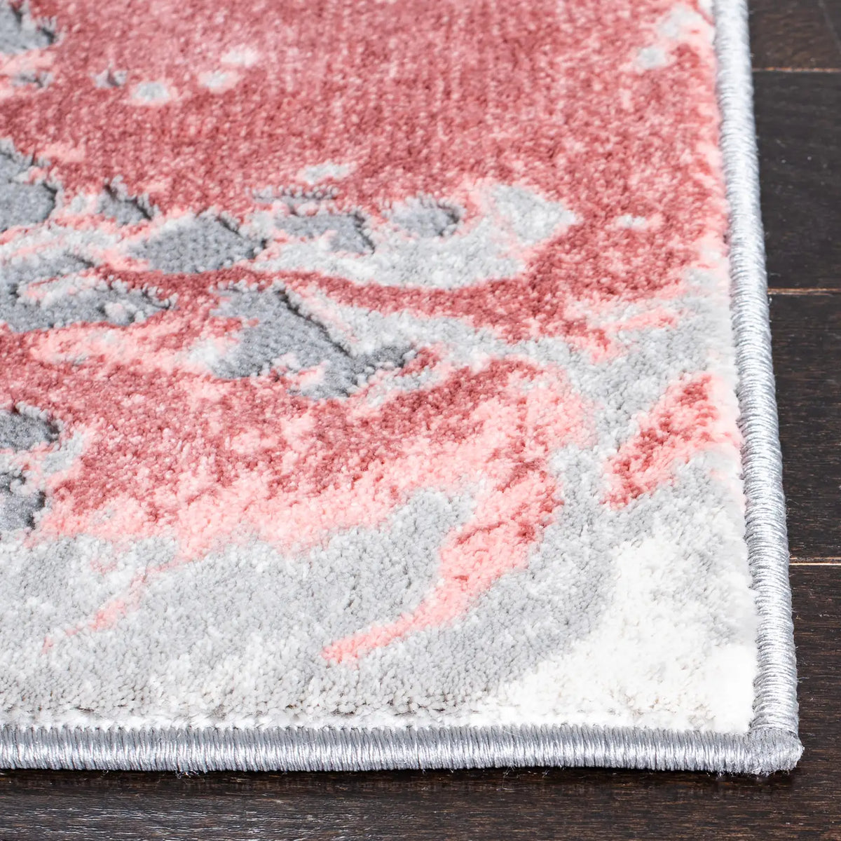 Safavieh Meadow 500 4'-0" x 6'-0" Rug in Grey / Pink