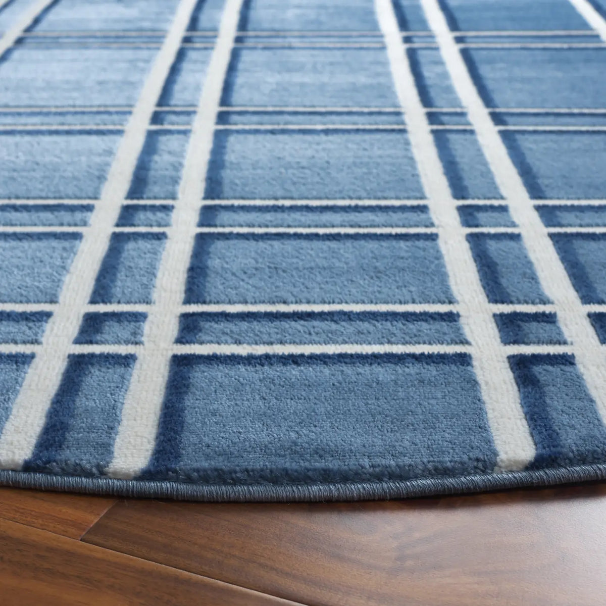 Safavieh Groove 6'-7" x 6'-7" Rug in Blue / Ivory