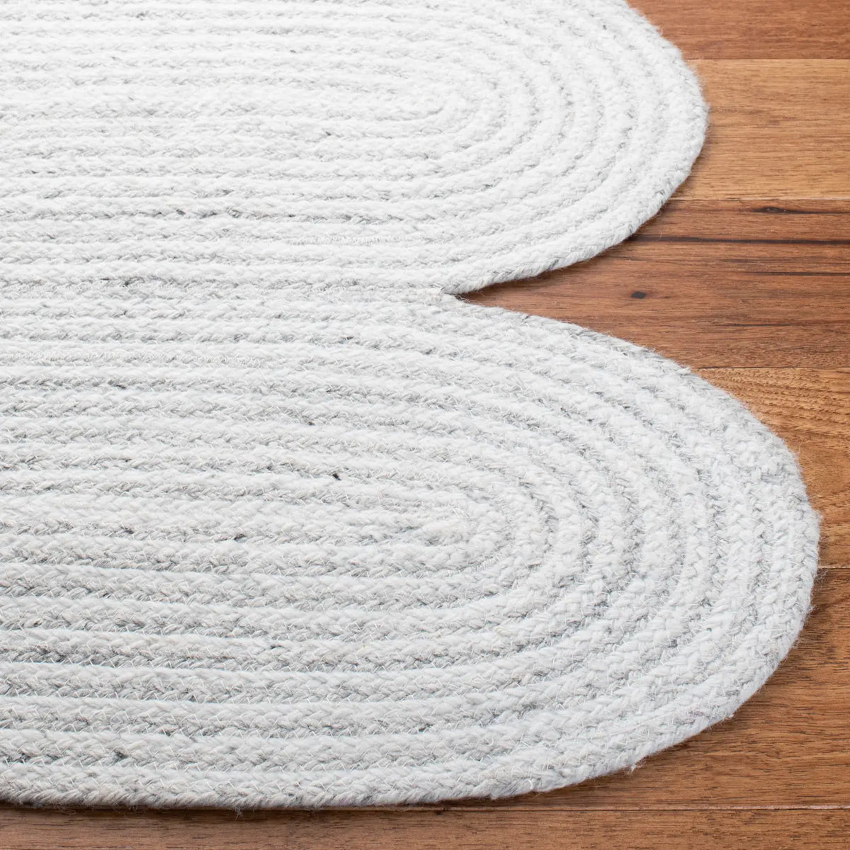 Safavieh Cape Cod 4'-0" x 6'-0" Rug in Grey / Ivory