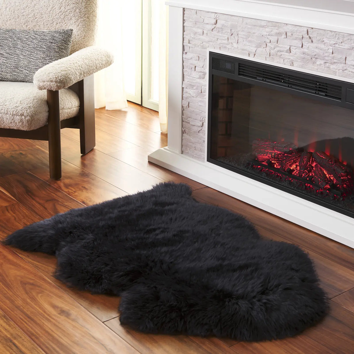 Safavieh Sheep Skin 2'-0" x 3'-0" Rug in Midnight Black