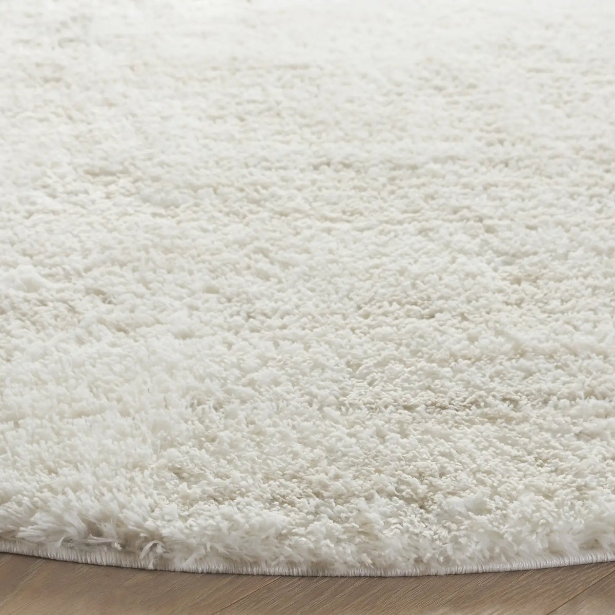 Safavieh Tahoe Shag 6'-7" x 6'-7" Rug in Ivory / Taupe