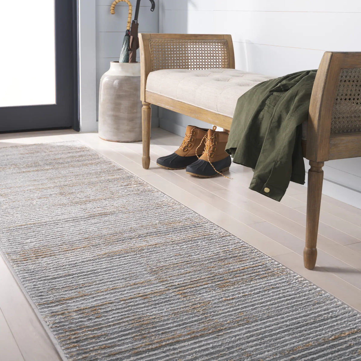 Safavieh Martha Stewart Isabella 2'-2" x 9'-0" Rug in Grey / Gold
