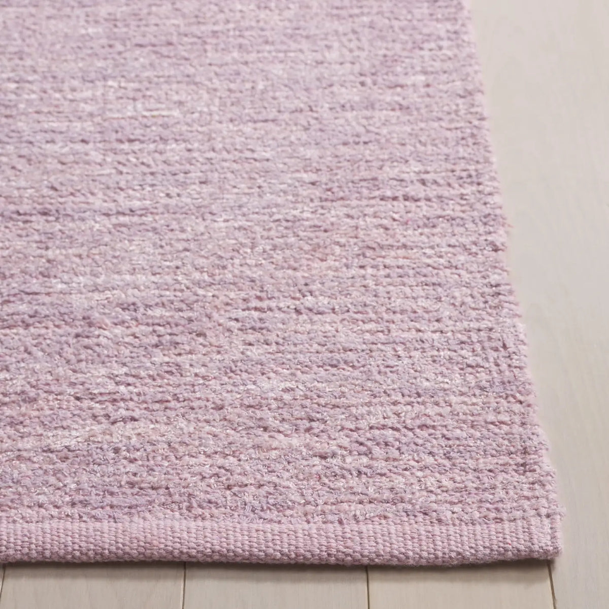 Safavieh Montauk 4'-0" x 6'-0" Rug in Pink