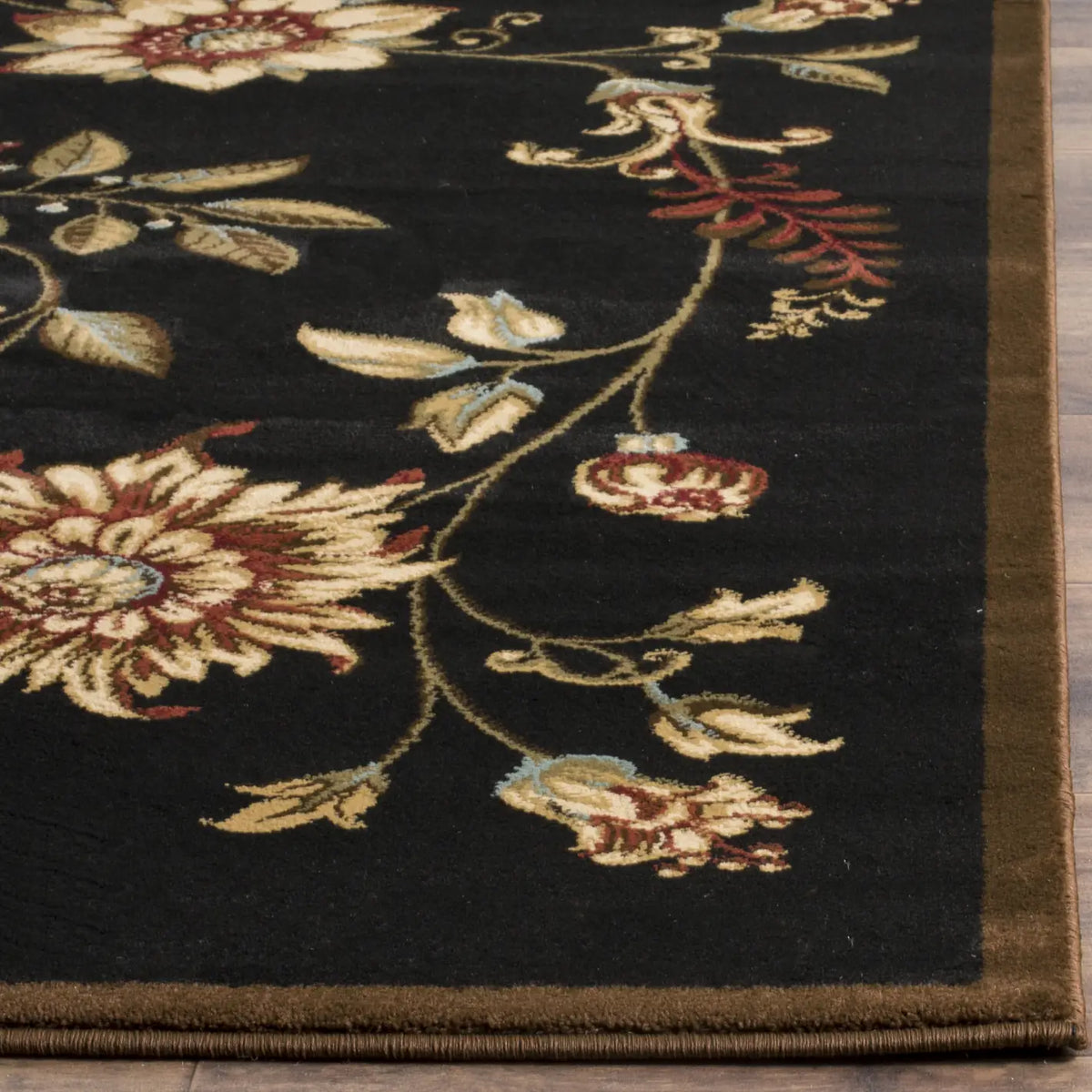 Safavieh Lyndhurst 5'-3" x 7'-6" Rug in Black / Multi