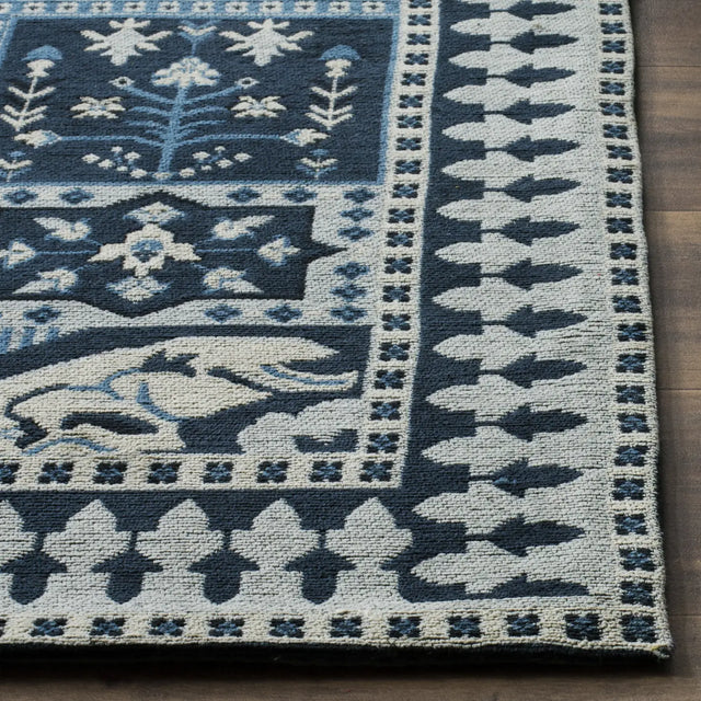 Safavieh Classic Vintage 4'-0" x 6'-0" Rug in Navy / Light Blue