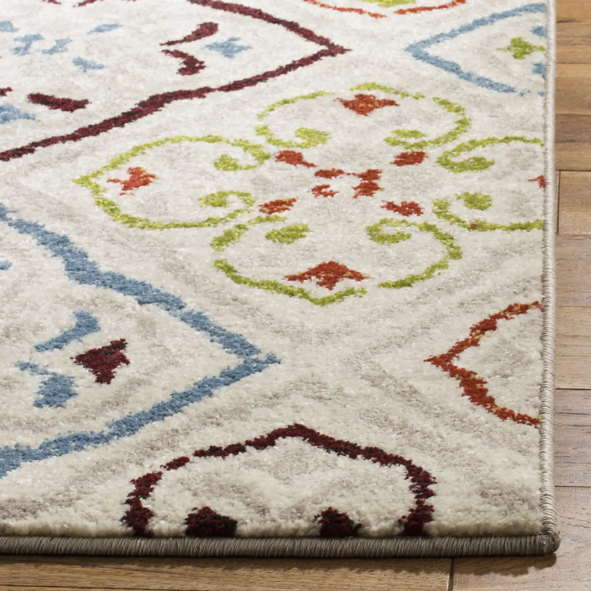 Safavieh Sagamore 4'-0" x 6'-0" Rug in Light Grey / Terracotta