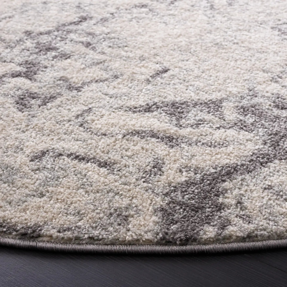 Safavieh Tulum 6'-7" x 6'-7" Rug in Ivory / Grey