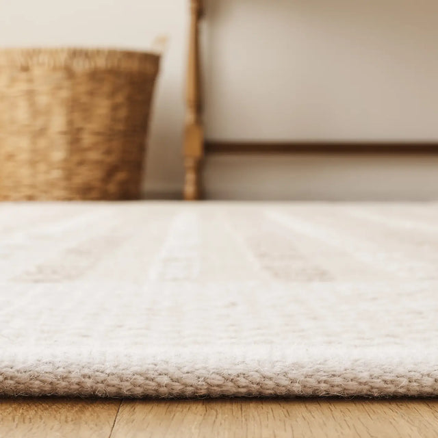 Safavieh Martha Stewart 8'-0" x 10'-0" Rug in Beige / Ivory