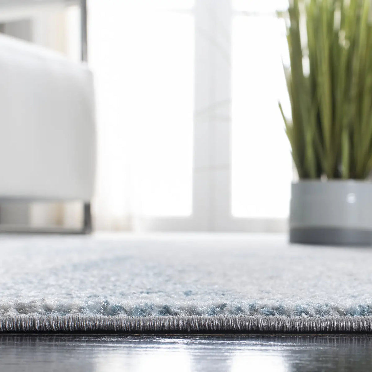 Safavieh Tulum 4'-0" x 6'-0" Rug in Grey / Blue