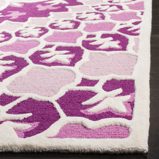 Safavieh Bellagio 5'-0" x 8'-0" Rug in Pink / Ivory