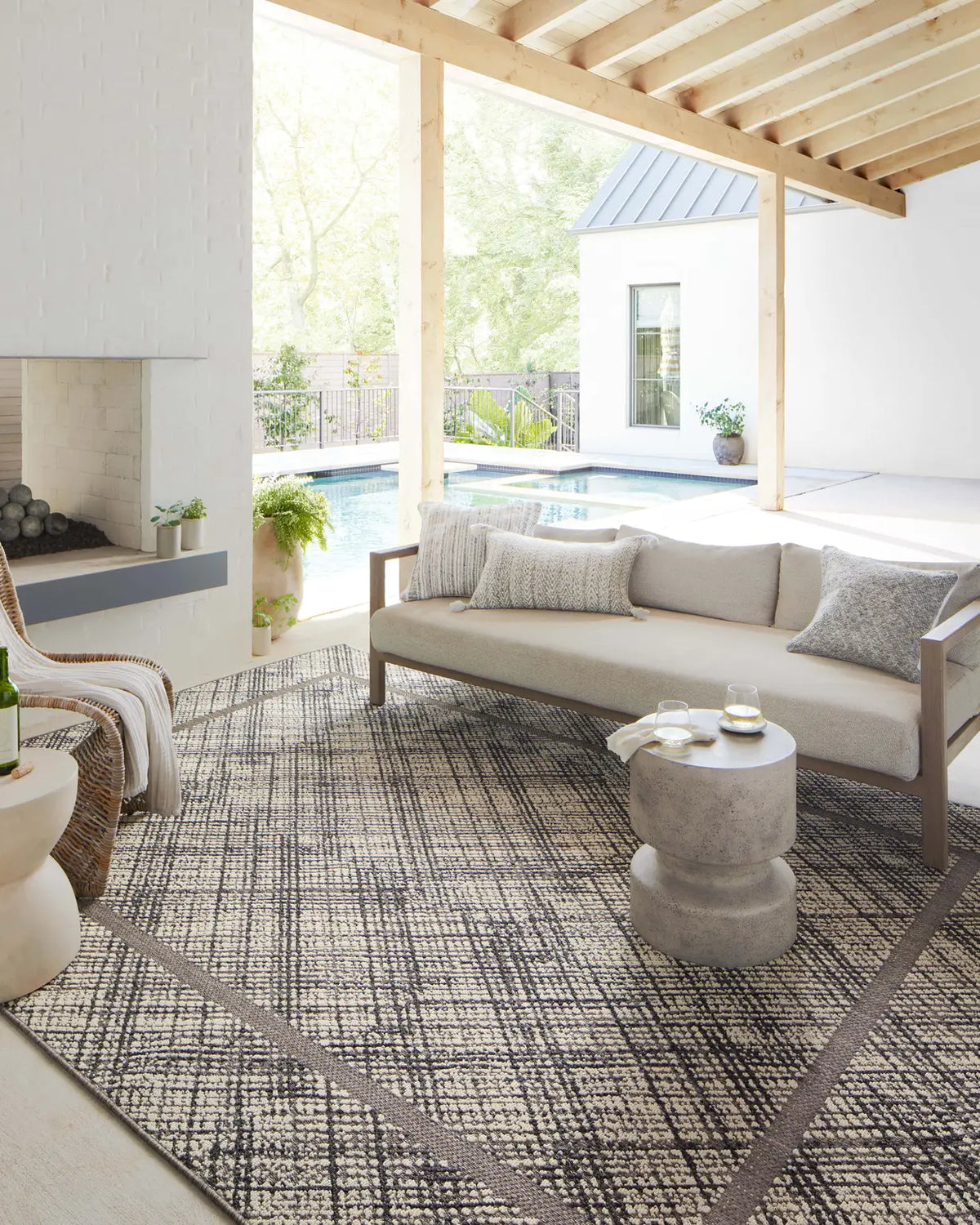 Loloi Rainier Rai-10 Ivory/Charcoal Rug - room scene 3