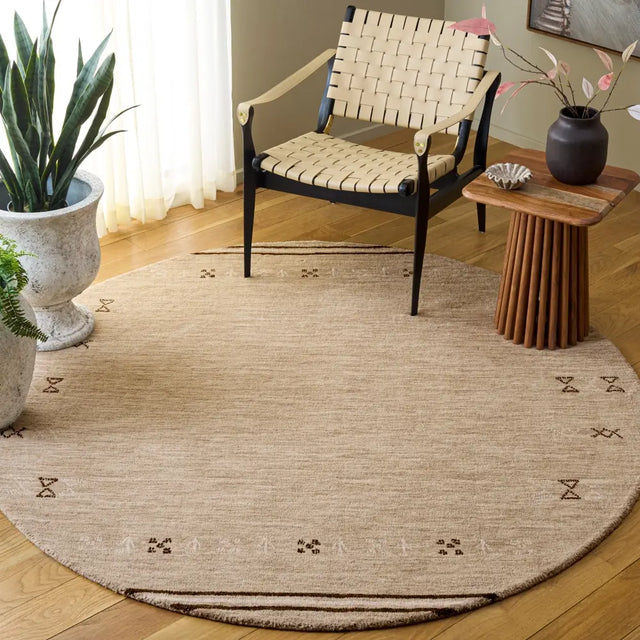 Safavieh Himalaya 6'-0" x 6'-0" Rug in Beige / Brown