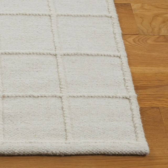 Safavieh Natura 4'-0" x 6'-0" Rug in Ivory