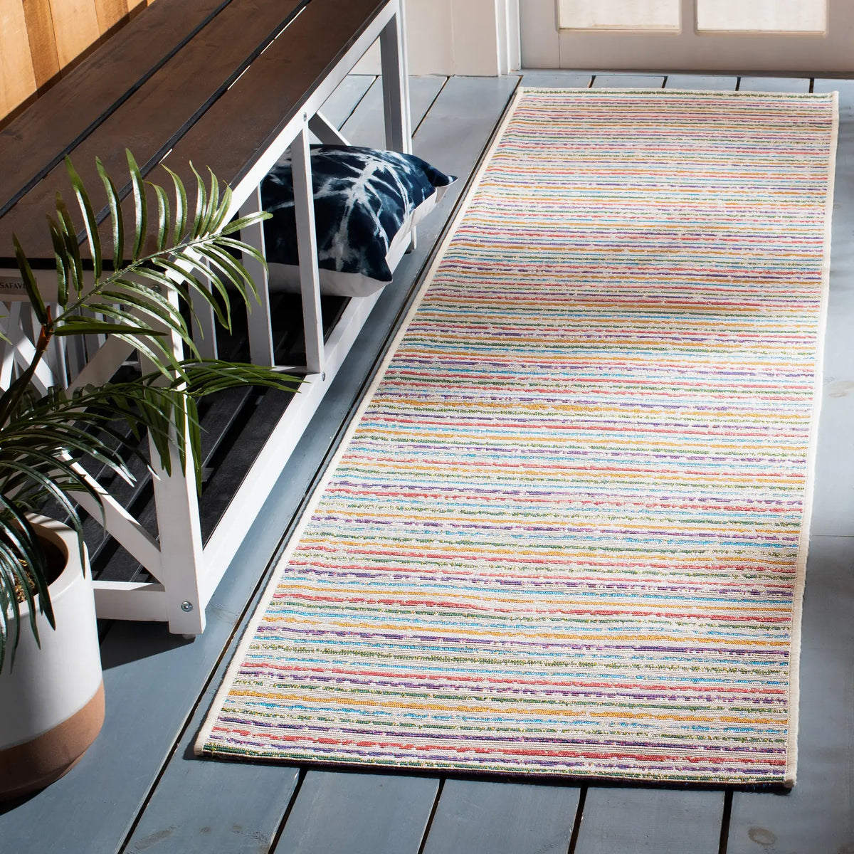 Safavieh Summer 2'-0" x 8'-0" Rug in Ivory / Blue