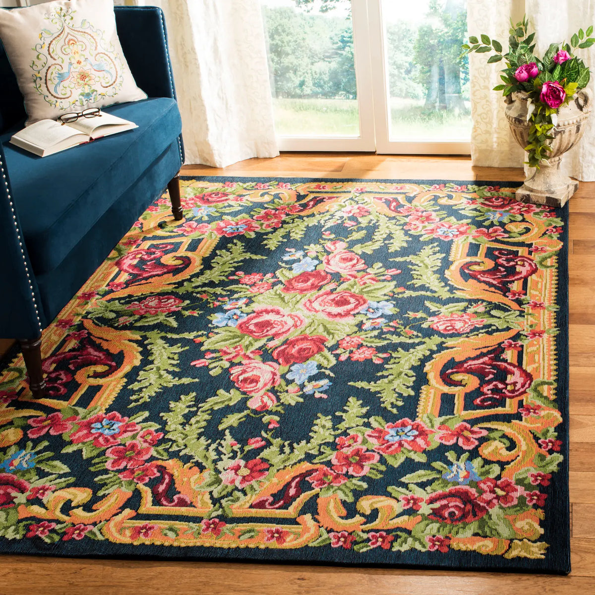 Safavieh Classic Vintage 5'-0" x 8'-0" Rug in Black / Rose