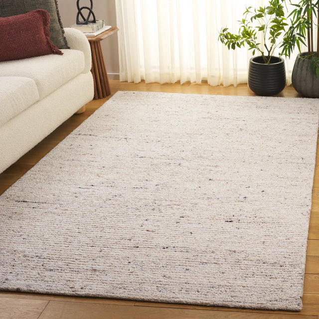 Safavieh Earthly 4'-0" x 6'-0" Rug in Light Beige