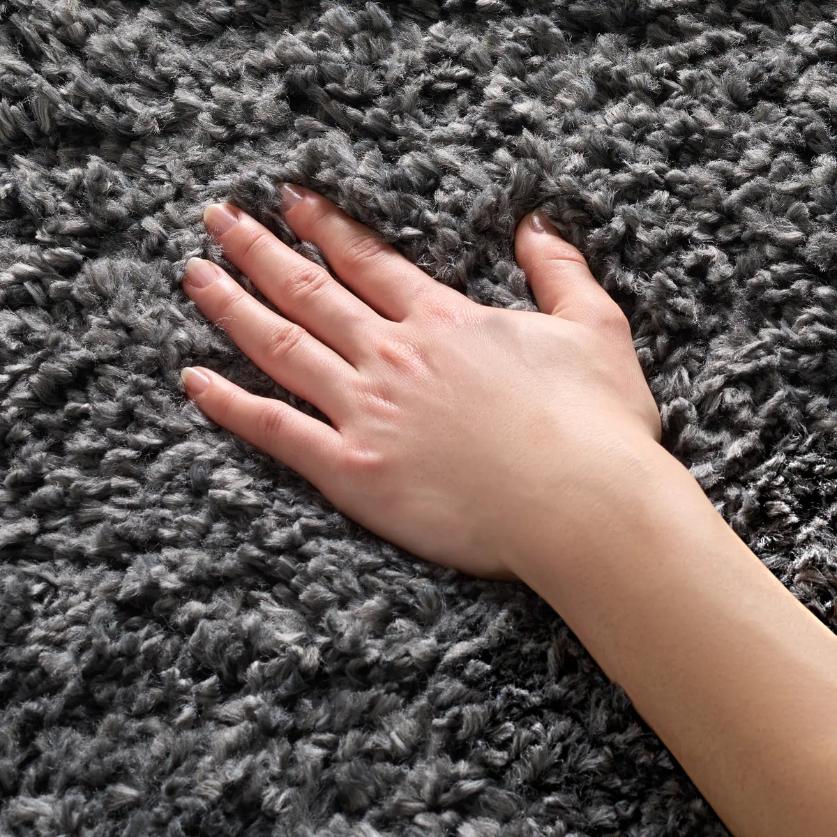 Safavieh August Shag 3'-0" x 5'-0" Rug in Charcoal