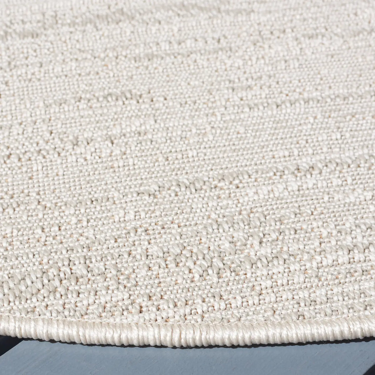 Safavieh Lakeside 200 6'-7" x 6'-7" Rug in Beige