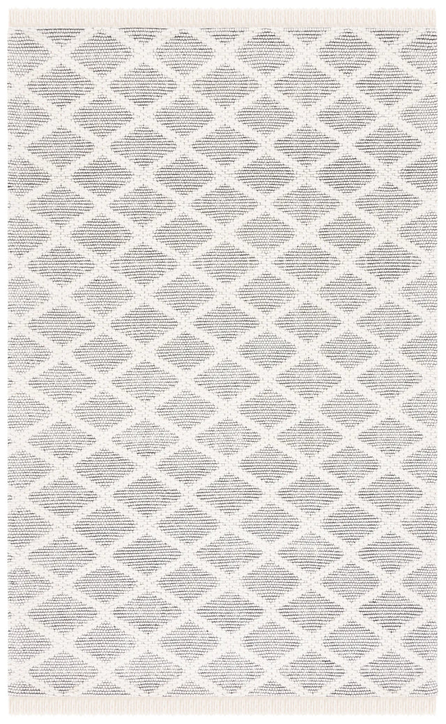 Safavieh Marbella 4'-0" x 6'-0" Rug in Ivory / Black