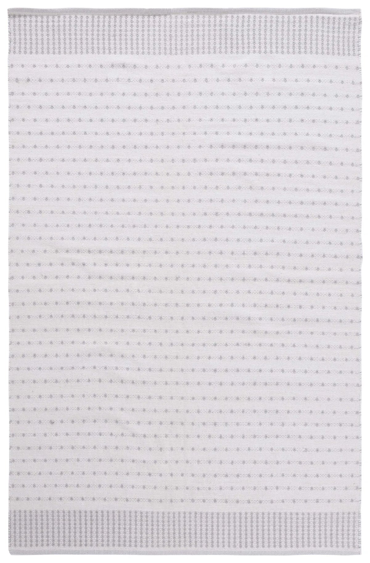 Safavieh Montauk 4'-0" x 6'-0" Rug in Light Grey / Ivory