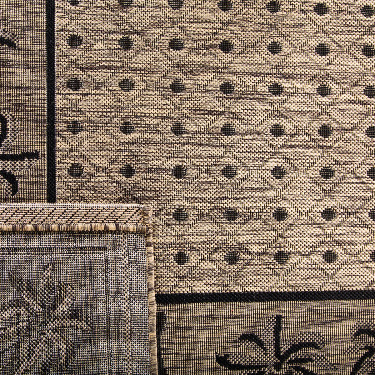 Safavieh Courtyard 4'-0" x 5'-7" Rug in Coffee / Black