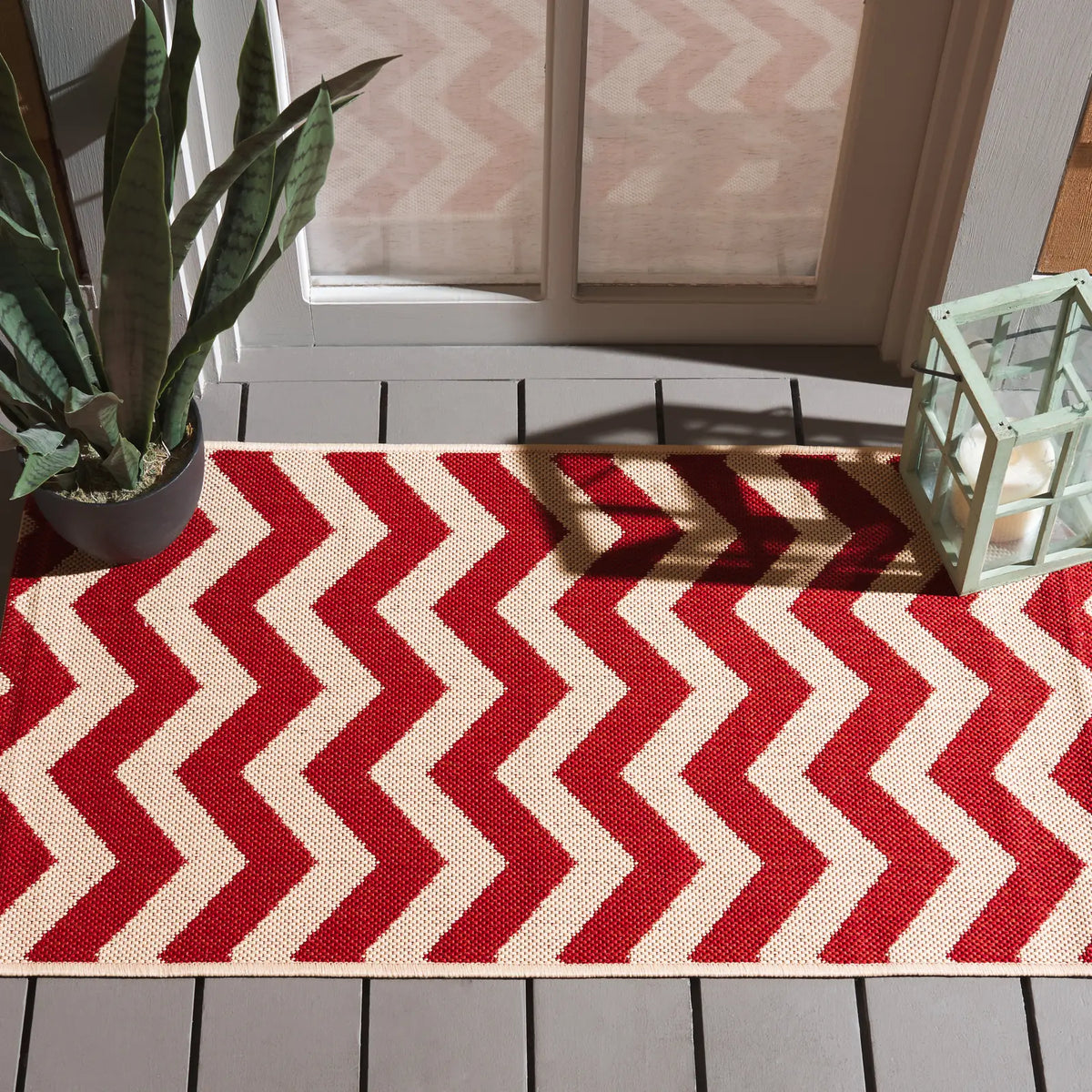 Safavieh Courtyard 2'-0" x 3'-7" Rug in Red