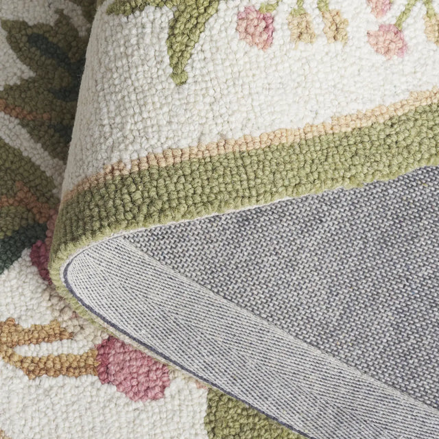 Safavieh Chelsea 4'-6" x 6'-6" Rug in Ivory
