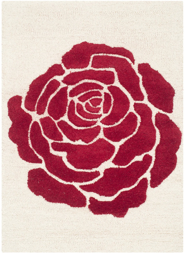 Safavieh Cambridge 2'-0" x 3'-0" Rug in Ivory / Red