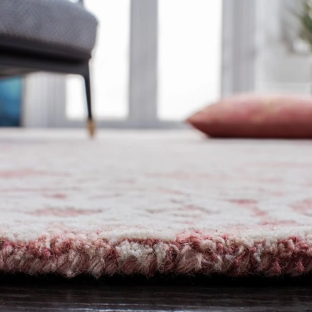 Safavieh Metro 4'-0" x 6'-0" Rug in Dark Pink / Ivory