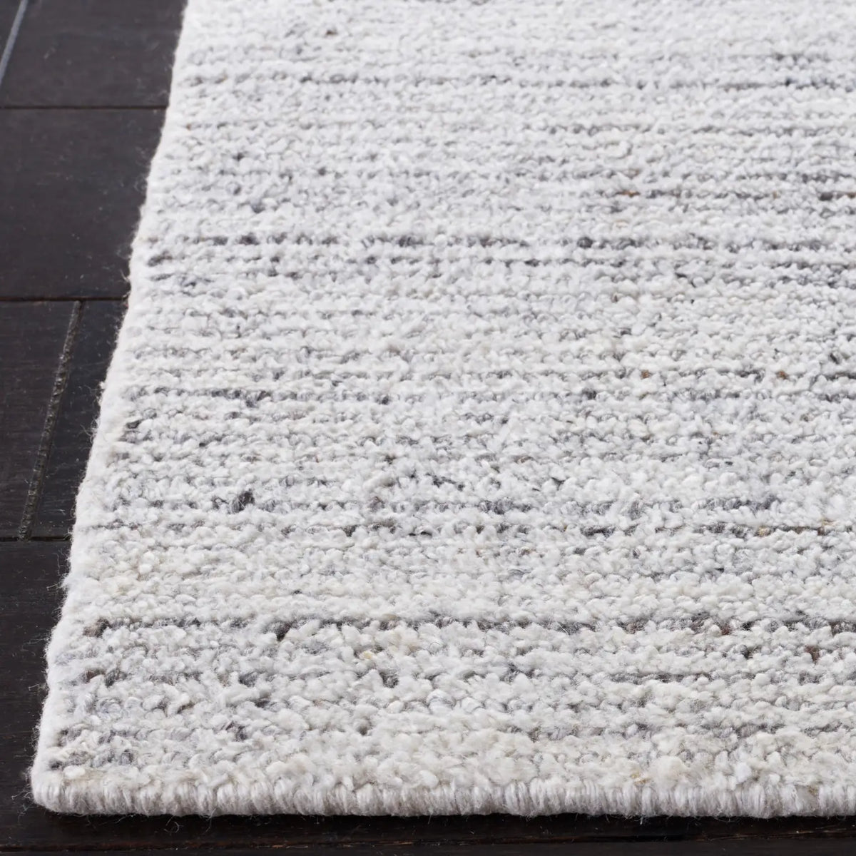 Safavieh Mirage 5'-0" x 8'-0" Rug in Ivory / Grey