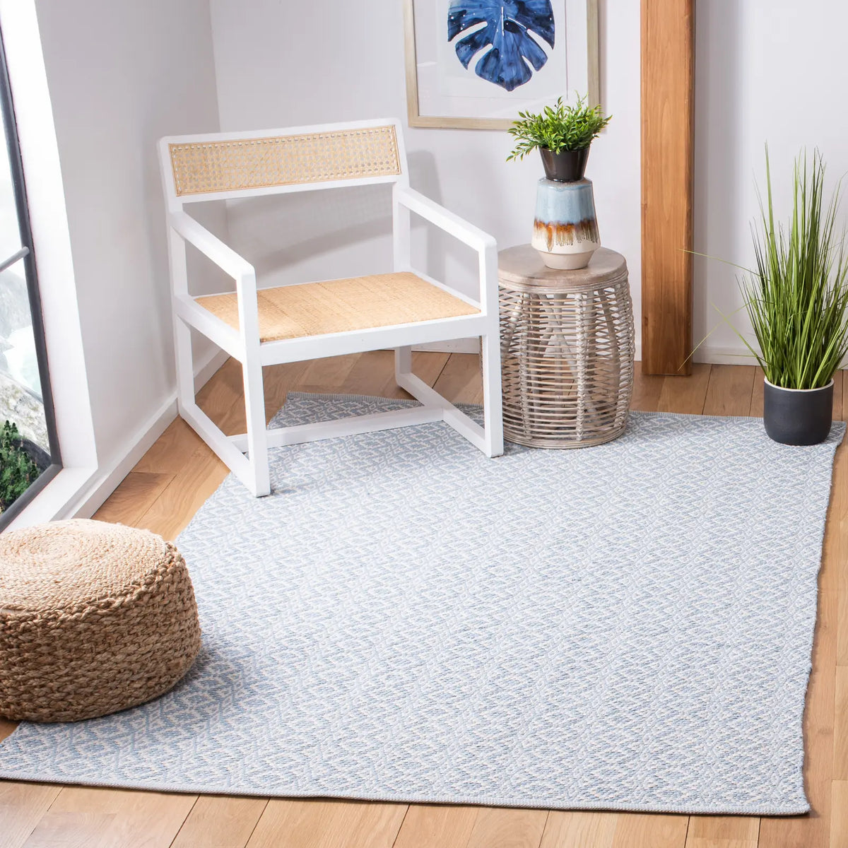 Safavieh Montauk 5'-0" x 7'-0" Rug in Ivory / Light Blue